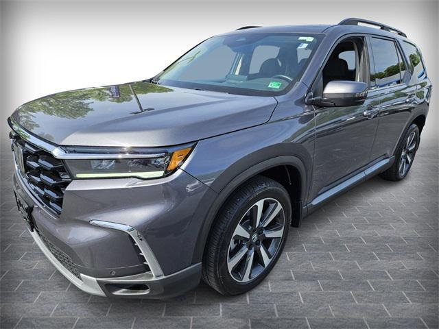 used 2025 Honda Pilot car, priced at $45,991