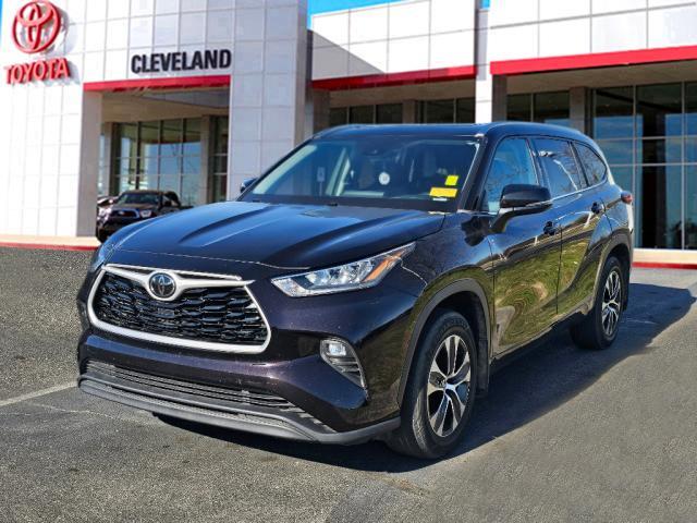 used 2020 Toyota Highlander car, priced at $28,991