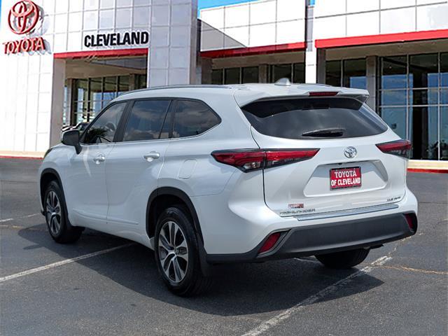 used 2023 Toyota Highlander car, priced at $43,592
