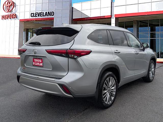 used 2021 Toyota Highlander car, priced at $32,994
