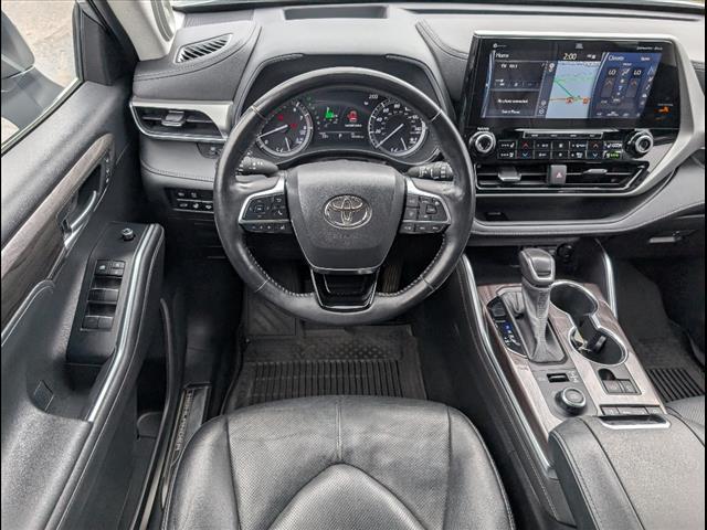 used 2021 Toyota Highlander car, priced at $32,994