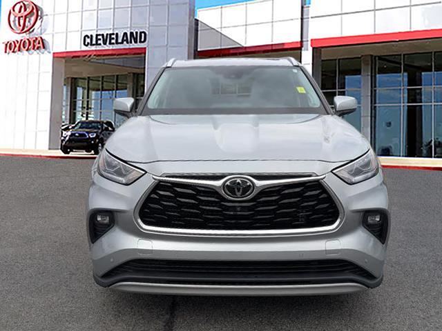 used 2021 Toyota Highlander car, priced at $32,994