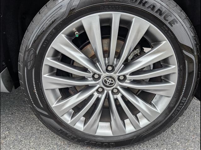 used 2021 Toyota Highlander car, priced at $32,994