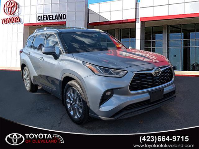used 2022 Toyota Highlander car, priced at $43,991