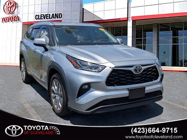 used 2020 Toyota Highlander car, priced at $39,991