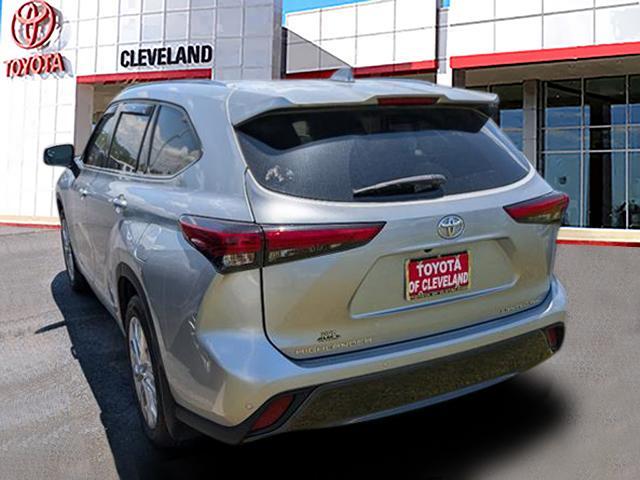 used 2020 Toyota Highlander car, priced at $39,991
