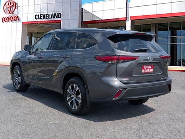 used 2022 Toyota Highlander car, priced at $36,993