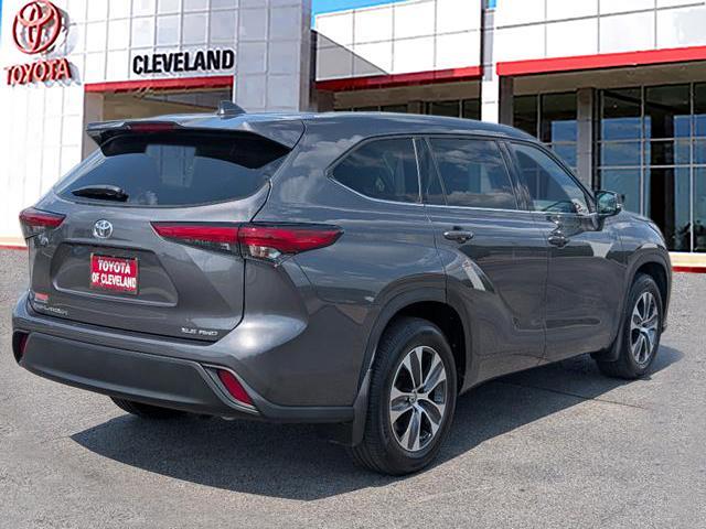used 2022 Toyota Highlander car, priced at $36,993