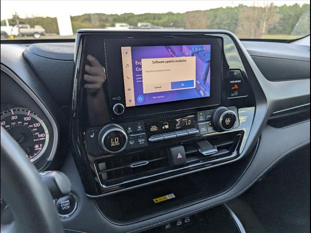 used 2023 Toyota Highlander car, priced at $39,592