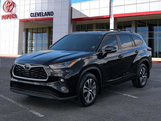 used 2023 Toyota Highlander car, priced at $39,592