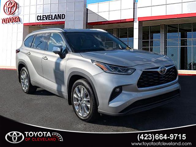 used 2024 Toyota Highlander car, priced at $48,991