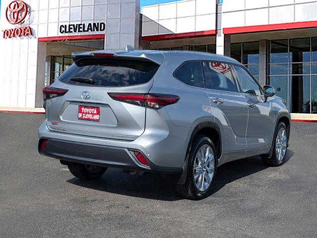 used 2024 Toyota Highlander car, priced at $48,991