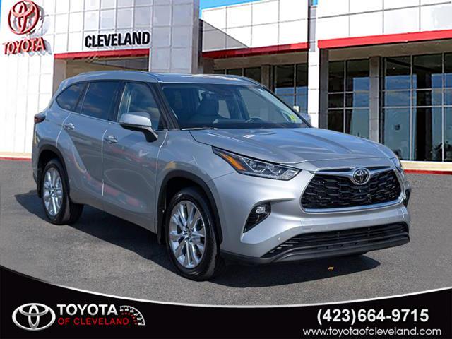 used 2024 Toyota Highlander car, priced at $48,991