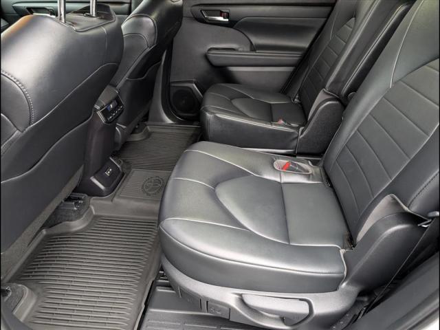 used 2022 Toyota Highlander car, priced at $38,992