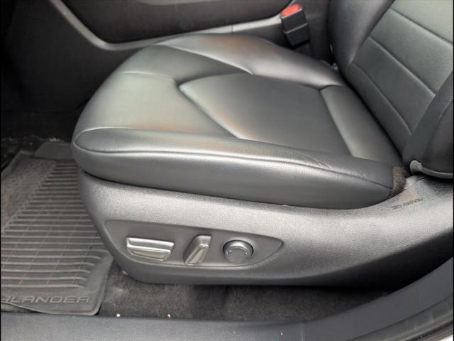 used 2022 Toyota Highlander car, priced at $38,992