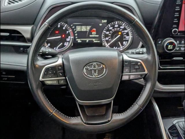 used 2022 Toyota Highlander car, priced at $38,992