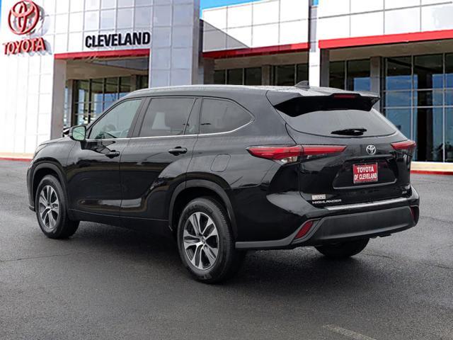 used 2023 Toyota Highlander car, priced at $37,993