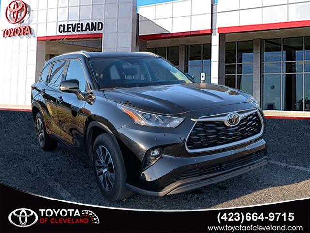 used 2023 Toyota Highlander car, priced at $38,992