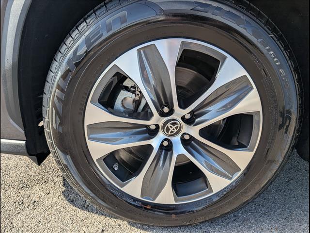 used 2023 Toyota Highlander car, priced at $40,991