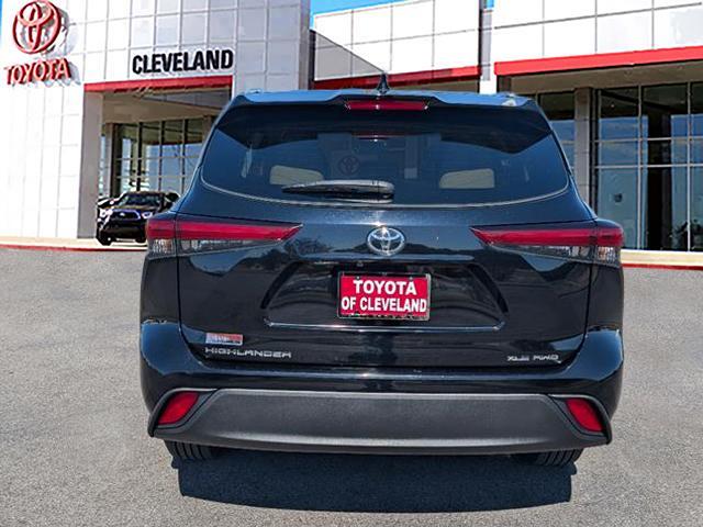 used 2023 Toyota Highlander car, priced at $40,991