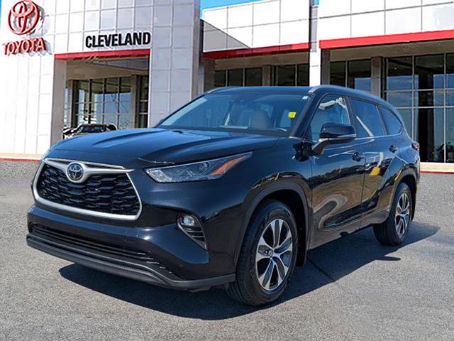used 2023 Toyota Highlander car, priced at $40,991