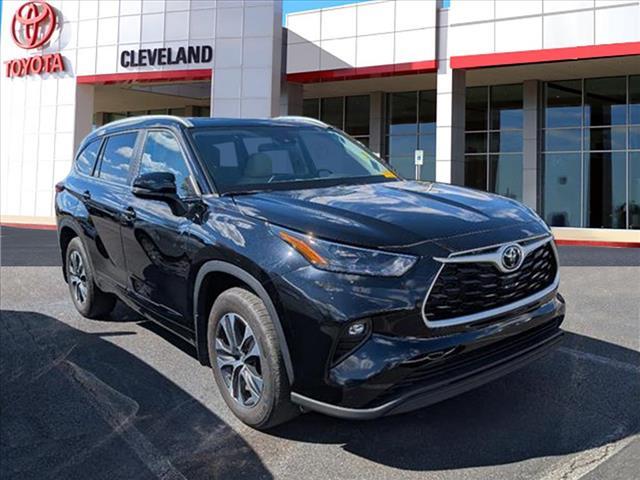 used 2023 Toyota Highlander car, priced at $40,991