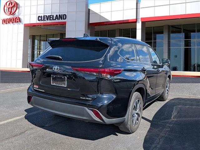 used 2023 Toyota Highlander car, priced at $40,991