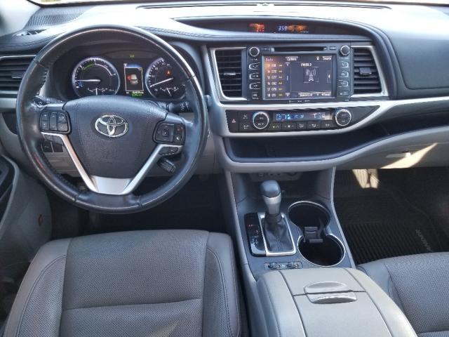 used 2019 Toyota Highlander Hybrid car, priced at $30,991