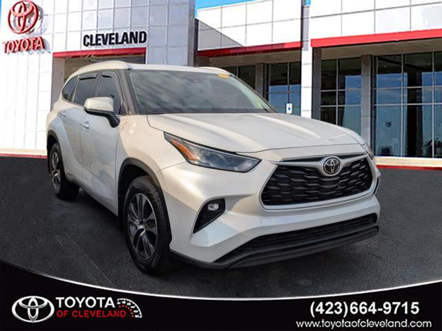 used 2022 Toyota Highlander car, priced at $39,991