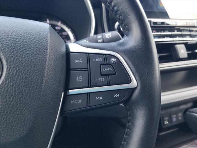 used 2022 Toyota Highlander car, priced at $43,992