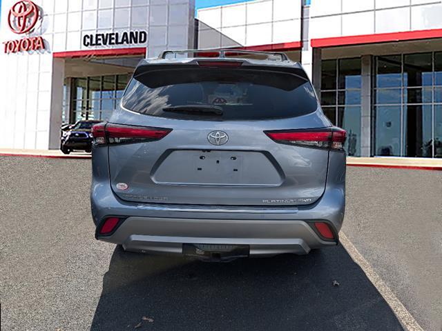 used 2021 Toyota Highlander car, priced at $42,592