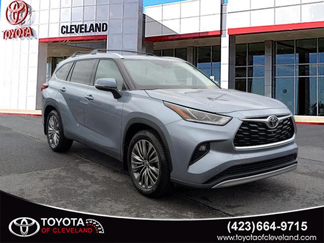 used 2021 Toyota Highlander car, priced at $39,993