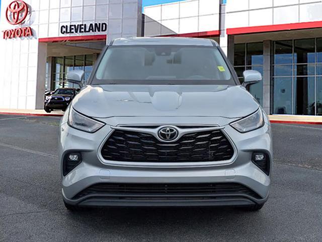 used 2024 Toyota Highlander car, priced at $37,994