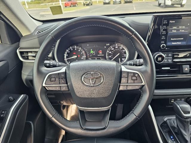 used 2022 Toyota Highlander car, priced at $40,991