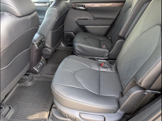 new 2025 Toyota Highlander Hybrid car, priced at $58,317