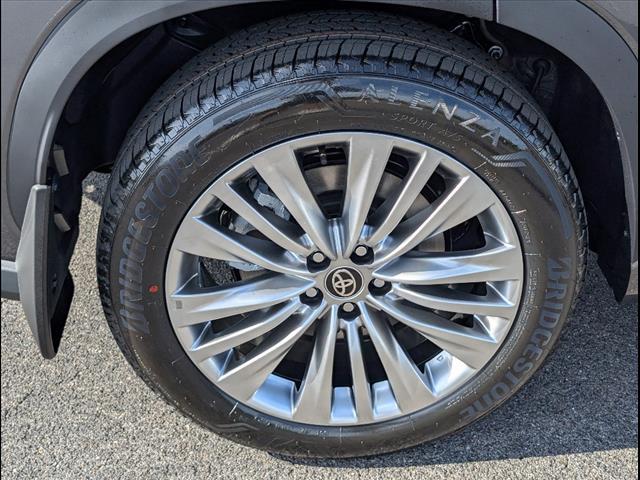 new 2025 Toyota Highlander Hybrid car, priced at $58,317