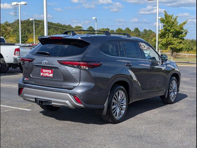 new 2025 Toyota Highlander Hybrid car, priced at $58,317