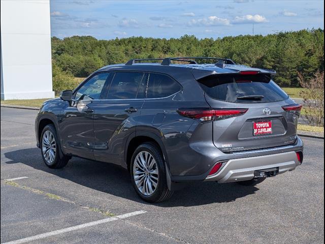 new 2025 Toyota Highlander Hybrid car, priced at $58,317