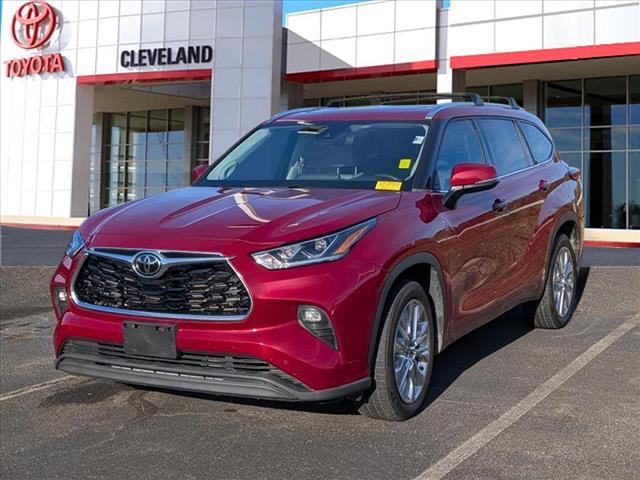 used 2022 Toyota Highlander car, priced at $36,991