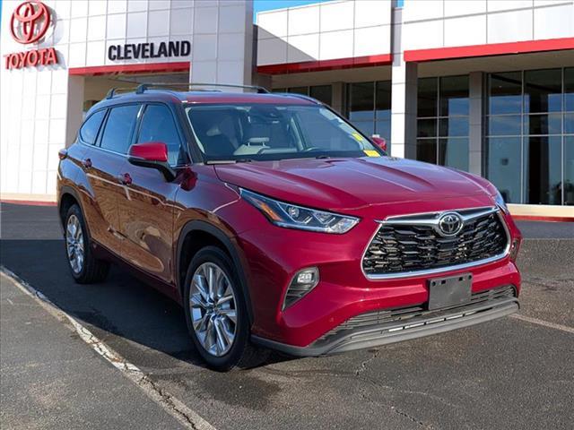 used 2022 Toyota Highlander car, priced at $36,991