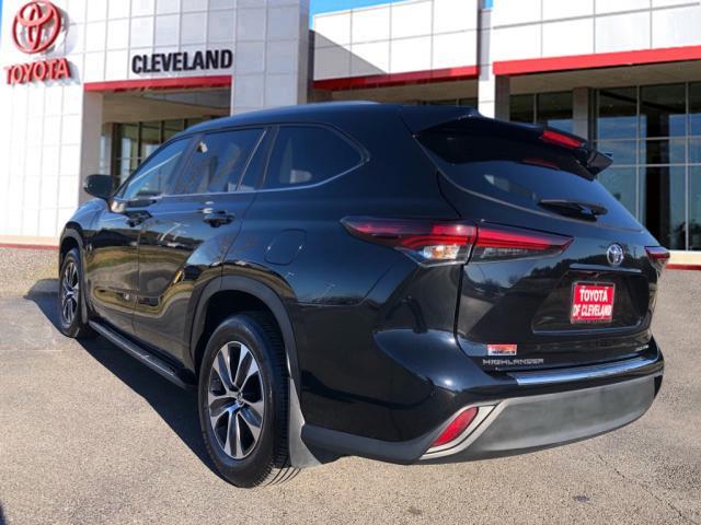 used 2024 Toyota Highlander car, priced at $43,993