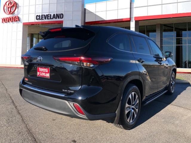 used 2024 Toyota Highlander car, priced at $43,993