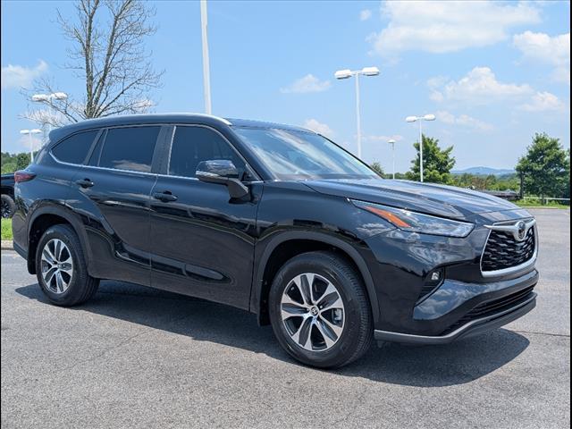 used 2024 Toyota Highlander car, priced at $44,991