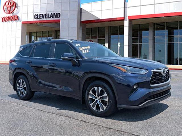 used 2023 Toyota Highlander car, priced at $38,991