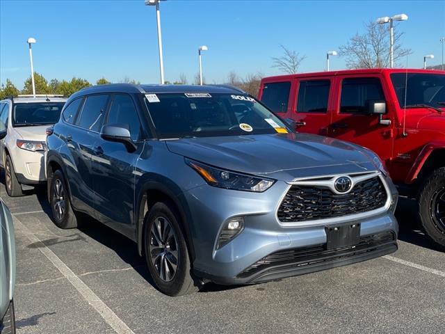 used 2023 Toyota Highlander car, priced at $40,991