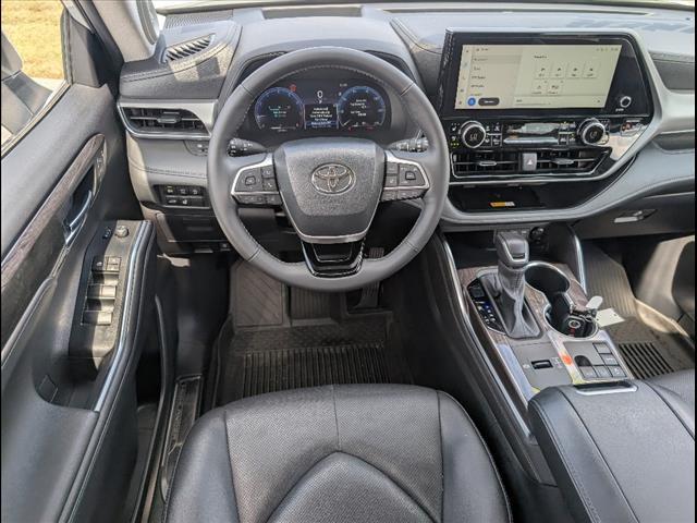 used 2024 Toyota Highlander car, priced at $50,991