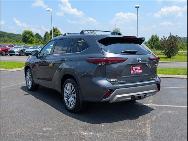 new 2025 Toyota Highlander Hybrid car, priced at $56,694