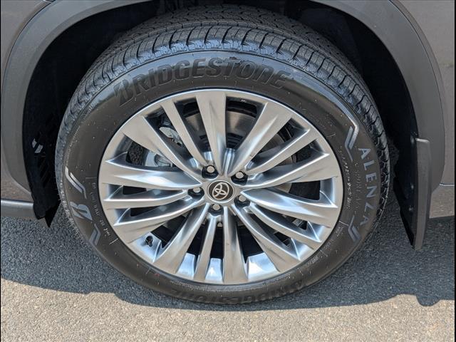 new 2025 Toyota Highlander Hybrid car, priced at $56,694