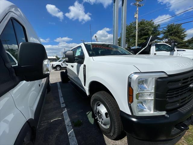 new 2025 Ford F-350 car, priced at $72,590