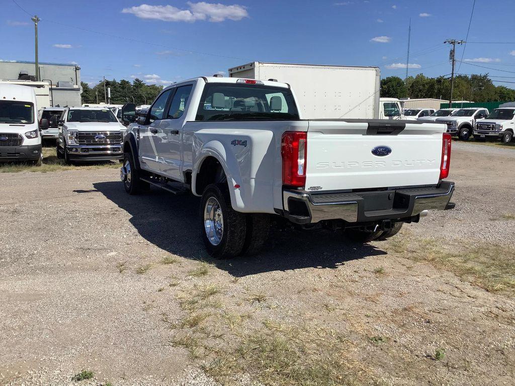 new 2025 Ford F-450 car, priced at $72,700